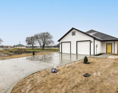 1020 Burnett Boulevard - Photo Thumbnail 2