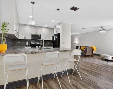 4131 Eastridge Circle - Photo Thumbnail 6