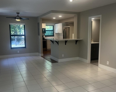 1728 Ne 2nd Avenue - Photo Thumbnail 6