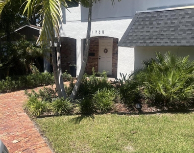 1728 Ne 2nd Avenue - Photo Thumbnail 21