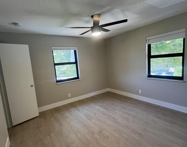 1728 Ne 2nd Avenue - Photo Thumbnail 13