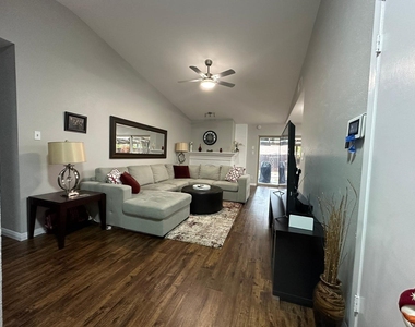 1803 Redbud Circle - Photo Thumbnail 2