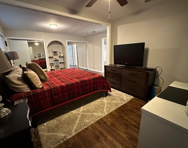 1803 Redbud Circle - Photo Thumbnail 5
