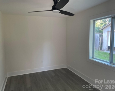 649 Arch Drive - Photo Thumbnail 1