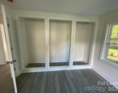 649 Arch Drive - Photo Thumbnail 7