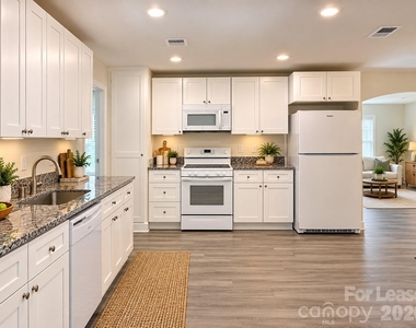 649 Arch Drive - Photo Thumbnail 2
