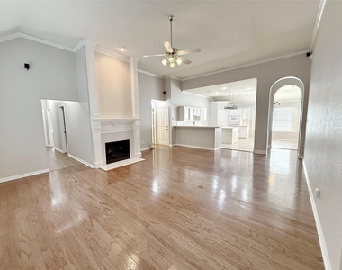 11721 Duxbury Drive - Photo Thumbnail 11