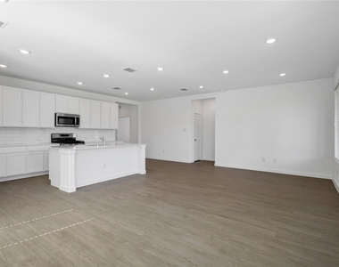 1328 Francesca Drive - Photo Thumbnail 8