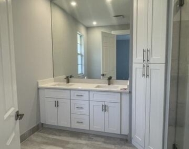 806 Nw 82nd Place - Photo Thumbnail 30