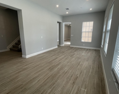 806 Nw 82nd Place - Photo Thumbnail 27