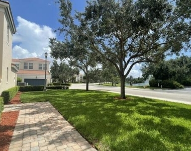 806 Nw 82nd Place - Photo Thumbnail 26