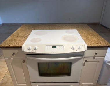 1414 Ne 5th Terrace - Photo Thumbnail 5