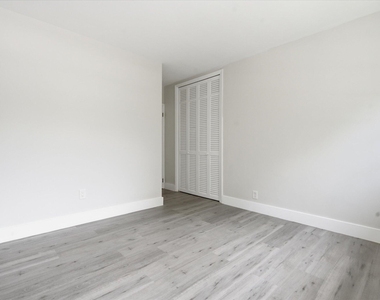 1638 Plunkett Street - Photo Thumbnail 9