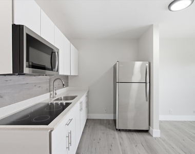 1638 Plunkett Street - Photo Thumbnail 6