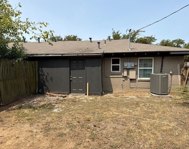 2505 Normont Circle - Photo Thumbnail 17