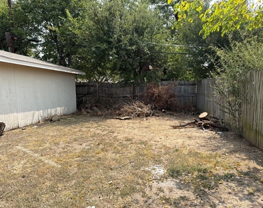 2505 Normont Circle - Photo Thumbnail 16