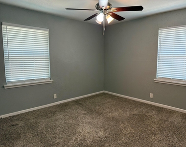 2505 Normont Circle - Photo Thumbnail 9