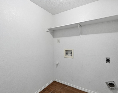 508 Sims Drive - Photo Thumbnail 16