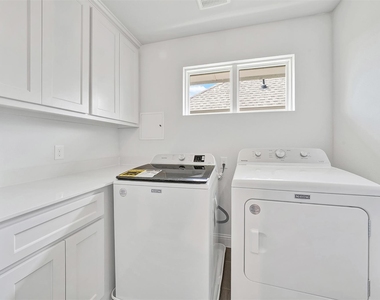1008 Bolden Avenue - Photo Thumbnail 20