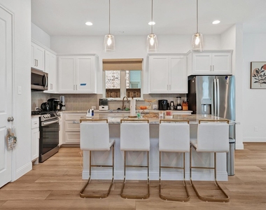 1008 Bolden Avenue - Photo Thumbnail 12