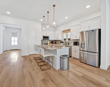 1008 Bolden Avenue - Photo Thumbnail 11