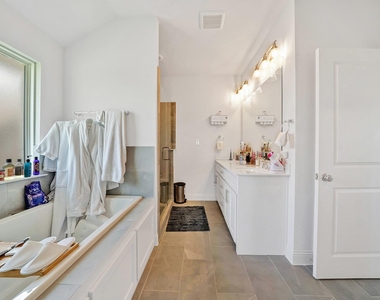 1008 Bolden Avenue - Photo Thumbnail 27