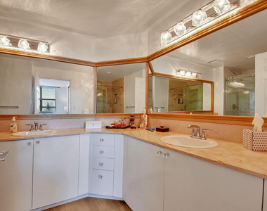 802 W Windward Way - Photo Thumbnail 10