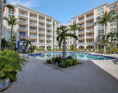 802 W Windward Way - Photo Thumbnail 23