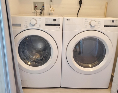 802 W Windward Way - Photo Thumbnail 15