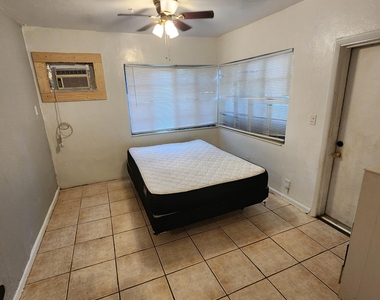 715 Sw 4th Street - Photo Thumbnail 6