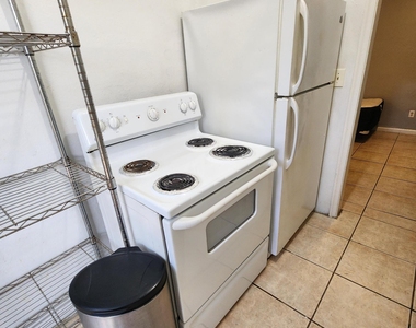 715 Sw 4th Street - Photo Thumbnail 1