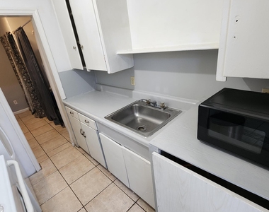 715 Sw 4th Street - Photo Thumbnail 2