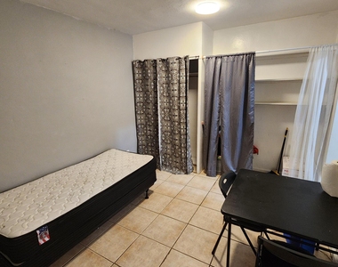 715 Sw 4th Street - Photo Thumbnail 5