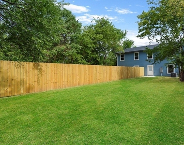 818 W Walker Street - Photo Thumbnail 13