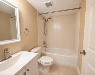 6043 10th Avenue N - Photo Thumbnail 7