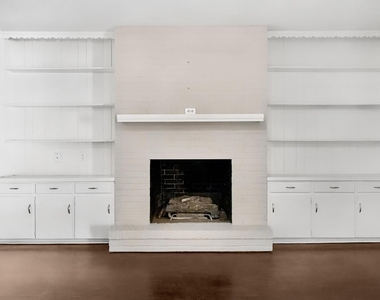 8351 Lullwater Drive - Photo Thumbnail 8