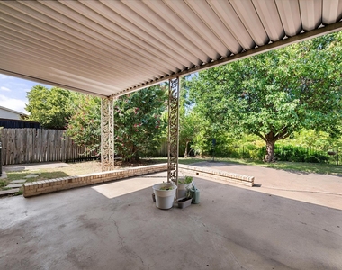8351 Lullwater Drive - Photo Thumbnail 24