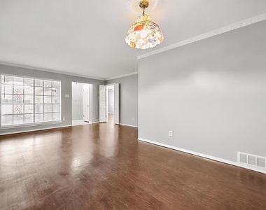 8351 Lullwater Drive - Photo Thumbnail 5