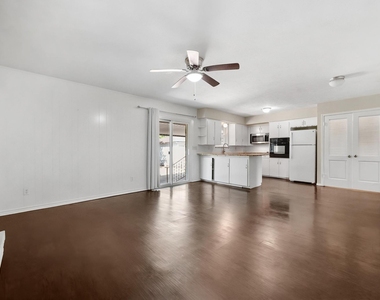 8351 Lullwater Drive - Photo Thumbnail 9