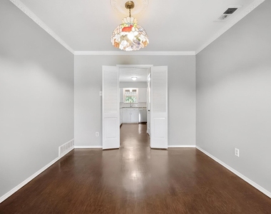 8351 Lullwater Drive - Photo Thumbnail 6