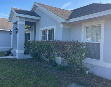 688 Sw Heather Street - Photo Thumbnail 2