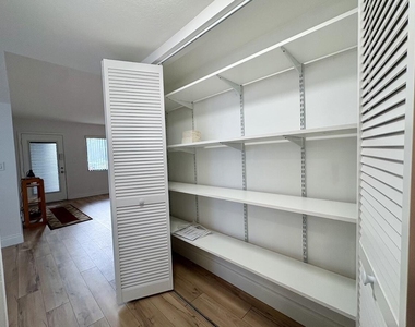 15091 Ashland Circle - Photo Thumbnail 11