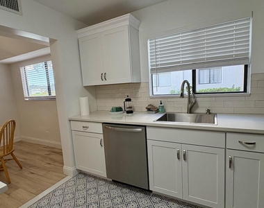 15091 Ashland Circle - Photo Thumbnail 8