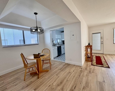15091 Ashland Circle - Photo Thumbnail 2