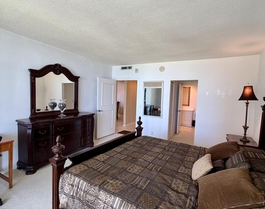 5400 N Ocean Drive - Photo Thumbnail 13