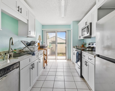 603 Sw Jeanne Street - Photo Thumbnail 2