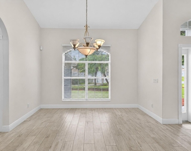 1571 Sw Hunnicut Avenue - Photo Thumbnail 7