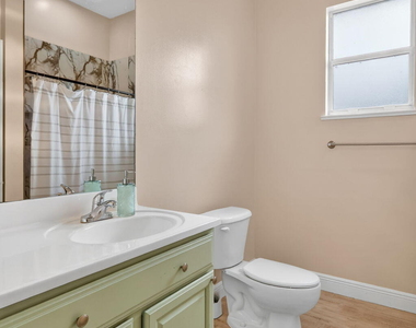 1571 Sw Hunnicut Avenue - Photo Thumbnail 9
