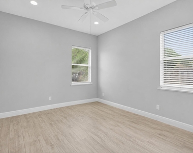 1571 Sw Hunnicut Avenue - Photo Thumbnail 8