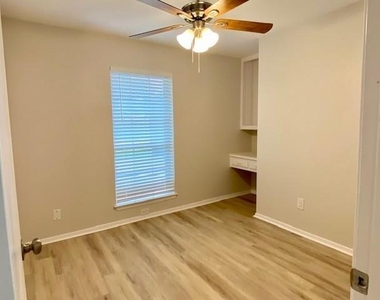 2714 Buffalo Drive - Photo Thumbnail 8